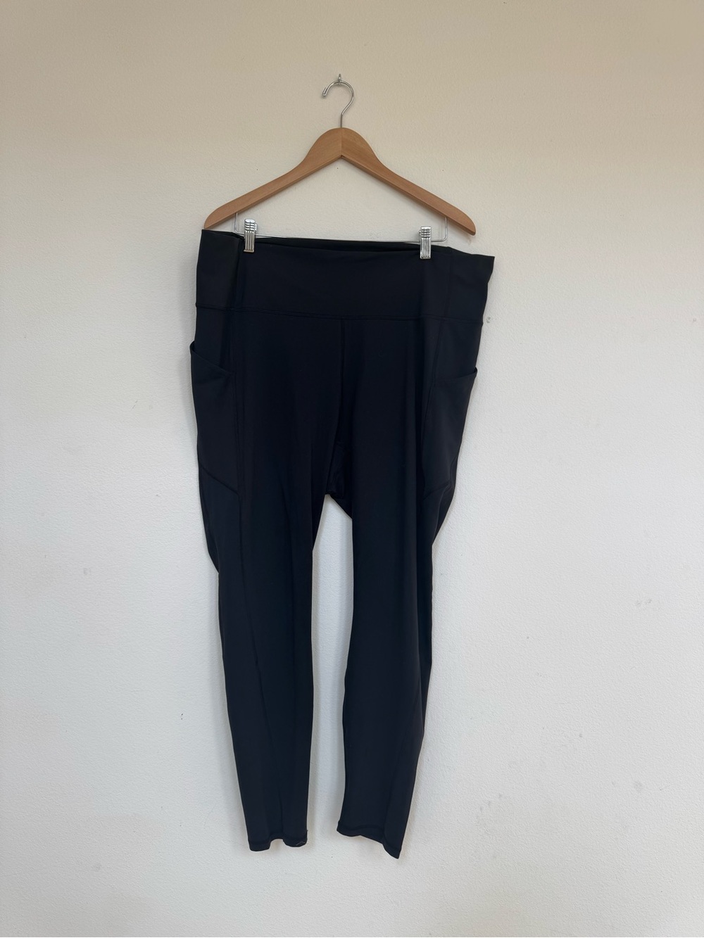Fabletics Black High-Waist Pocket Leggings